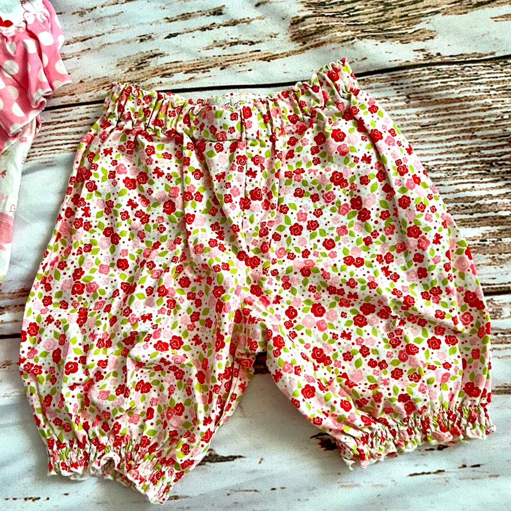 🍓Handmade☕️ by Etsy maker J. Marie 2 piece outfit featuring strawberries and tea - Picture 3 of 11